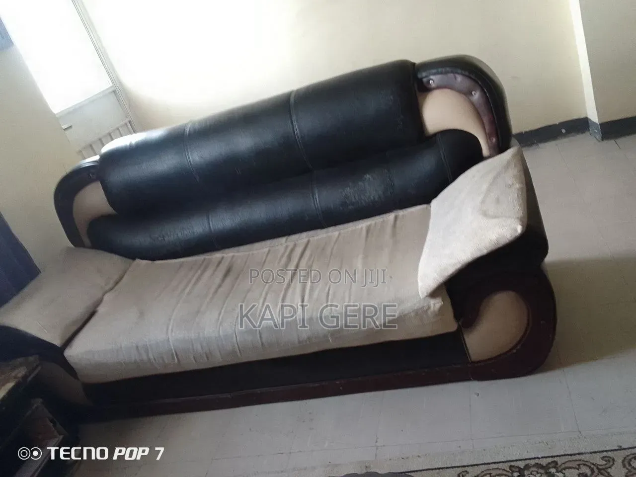 Used Sofa የሚሸጥ