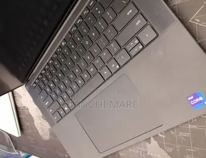 New Laptop Dell Precision 5560 16GB Intel Core i9 SSD 512GB