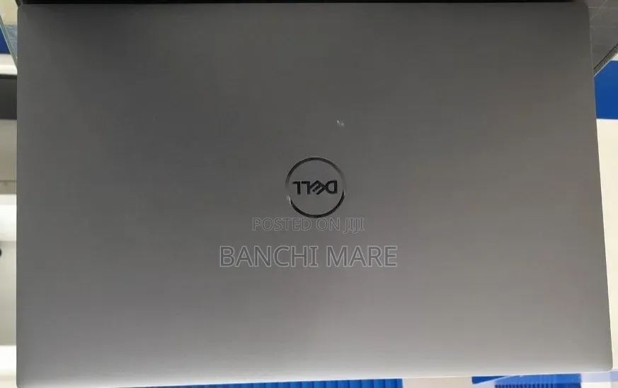 New Laptop Dell Precision 5560 16GB Intel Core i9 SSD 512GB