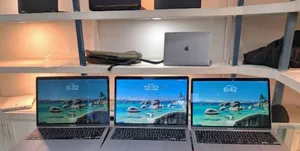 New Laptop Apple MacBook Pro 2021 M1 8GB Apple M1 SSD 256GB
