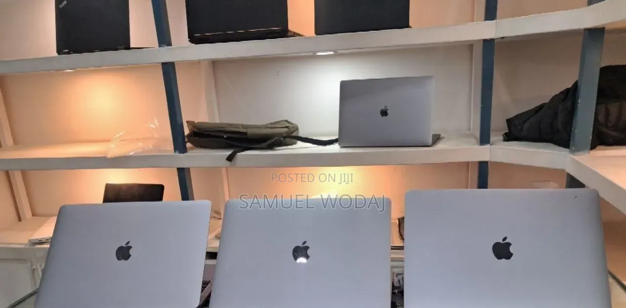 New Laptop Apple MacBook Pro 2021 M1 8GB Apple M1 SSD 256GB