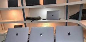 New Laptop Apple MacBook Pro 2021 M1 8GB Apple M1 SSD 256GB