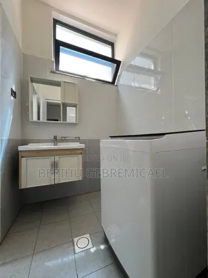 2bdrm Apartment in ቦሌ, Bole for sale