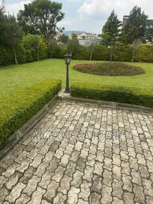 Furnished 6bdrm Villa in Bole for sale