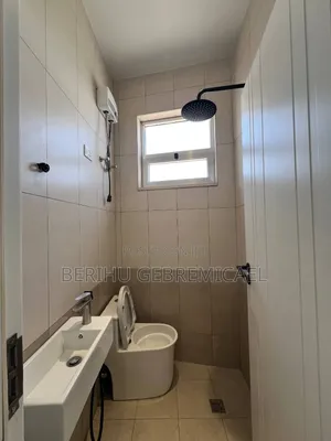 2bdrm Apartment in ቀበና, Arada for sale
