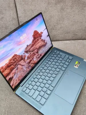 New Laptop Lenovo Yoga Slim 7 16GB AMD Ryzen 7 SSD 512GB