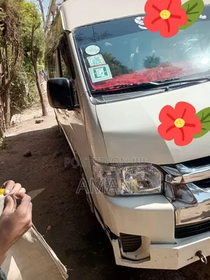 Toyota HiAce 2020 White