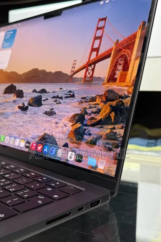 New Laptop Apple MacBook Pro 2025 M5 16GB Apple M5 Pro SSD 512GB