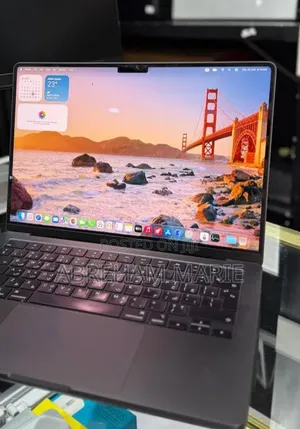 New Laptop Apple MacBook Pro 2025 M5 16GB Apple M5 Pro SSD 512GB
