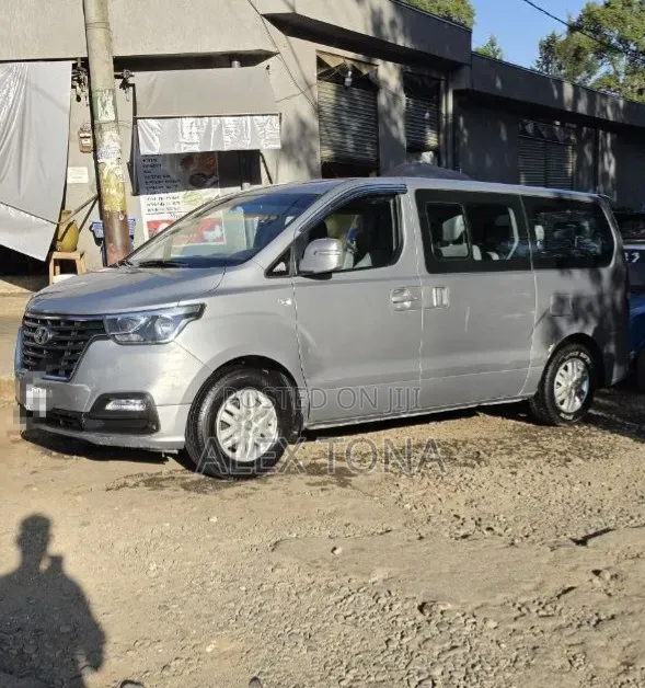 Hyundai Starex 2021 Grey