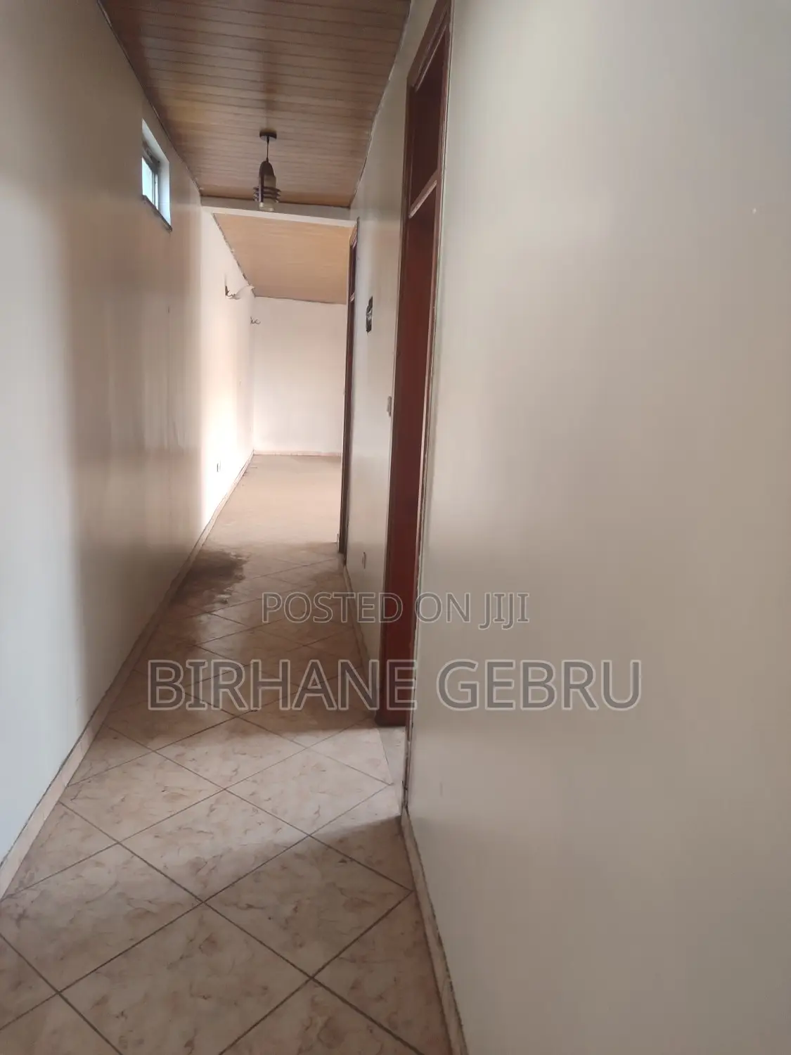 Space Rent for Garaij Show Room Aod Store