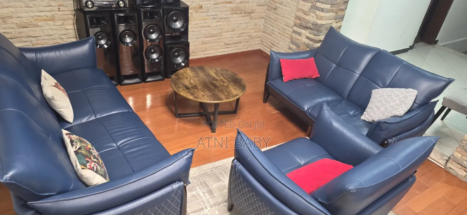Leasor Sofa