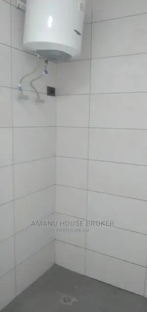 3bdrm Apartment in Addis Abeba Urgent, Yeka for Rent