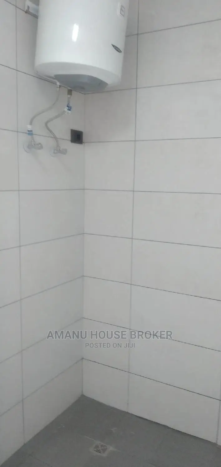 3bdrm Apartment in Addis Abeba Urgent, Yeka for Rent