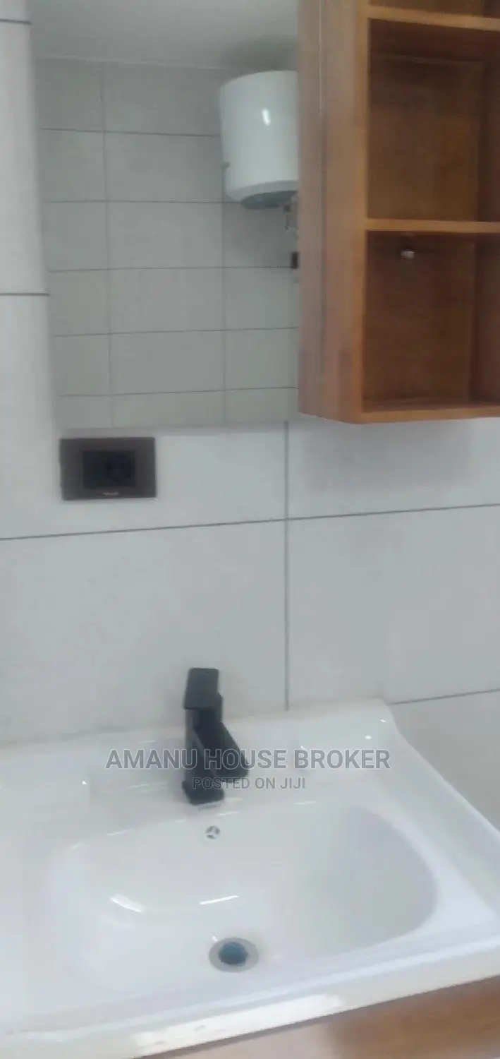 3bdrm Apartment in Addis Abeba Urgent, Yeka for Rent