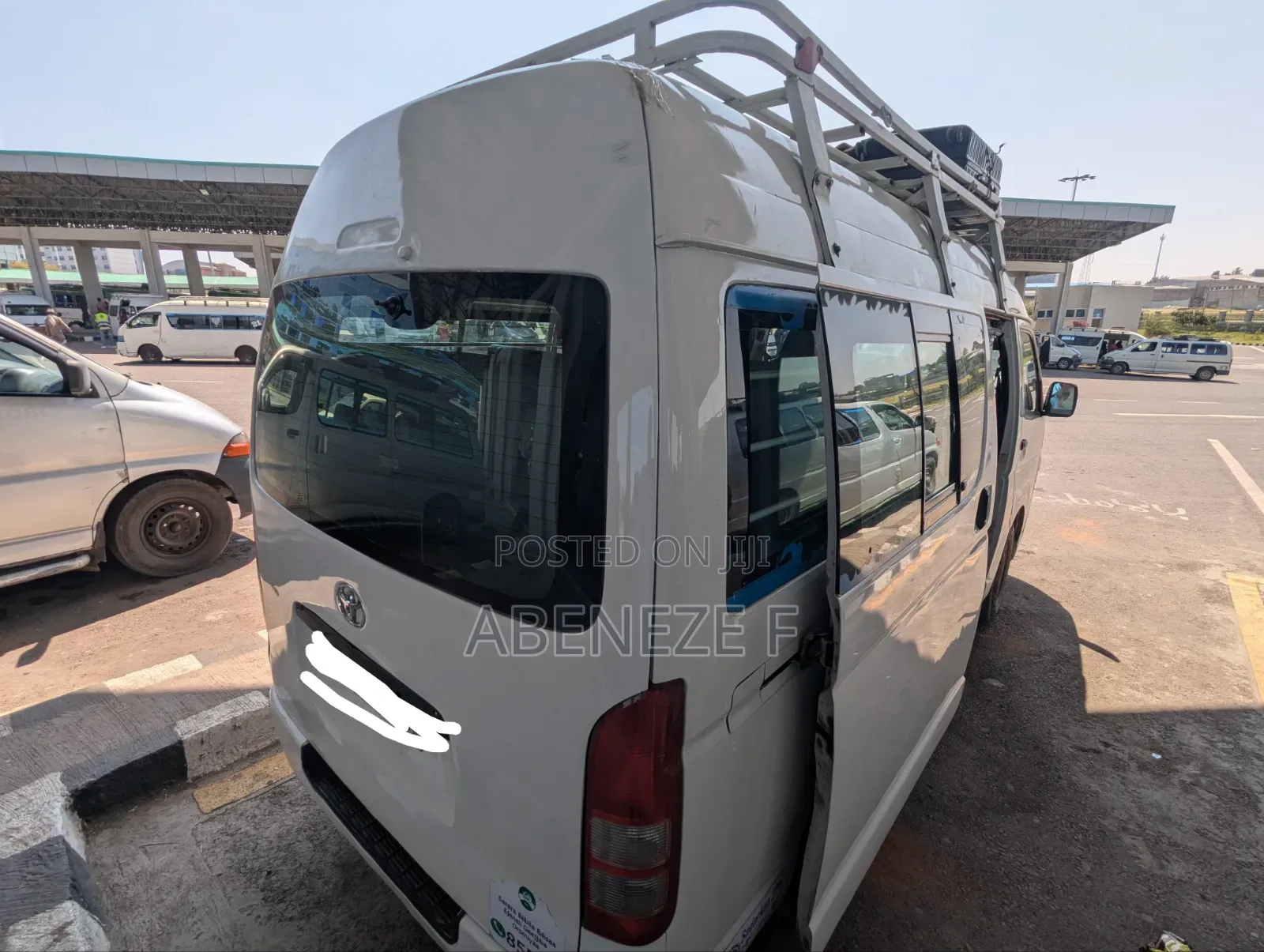 Toyota Grand HiAce 2002 White