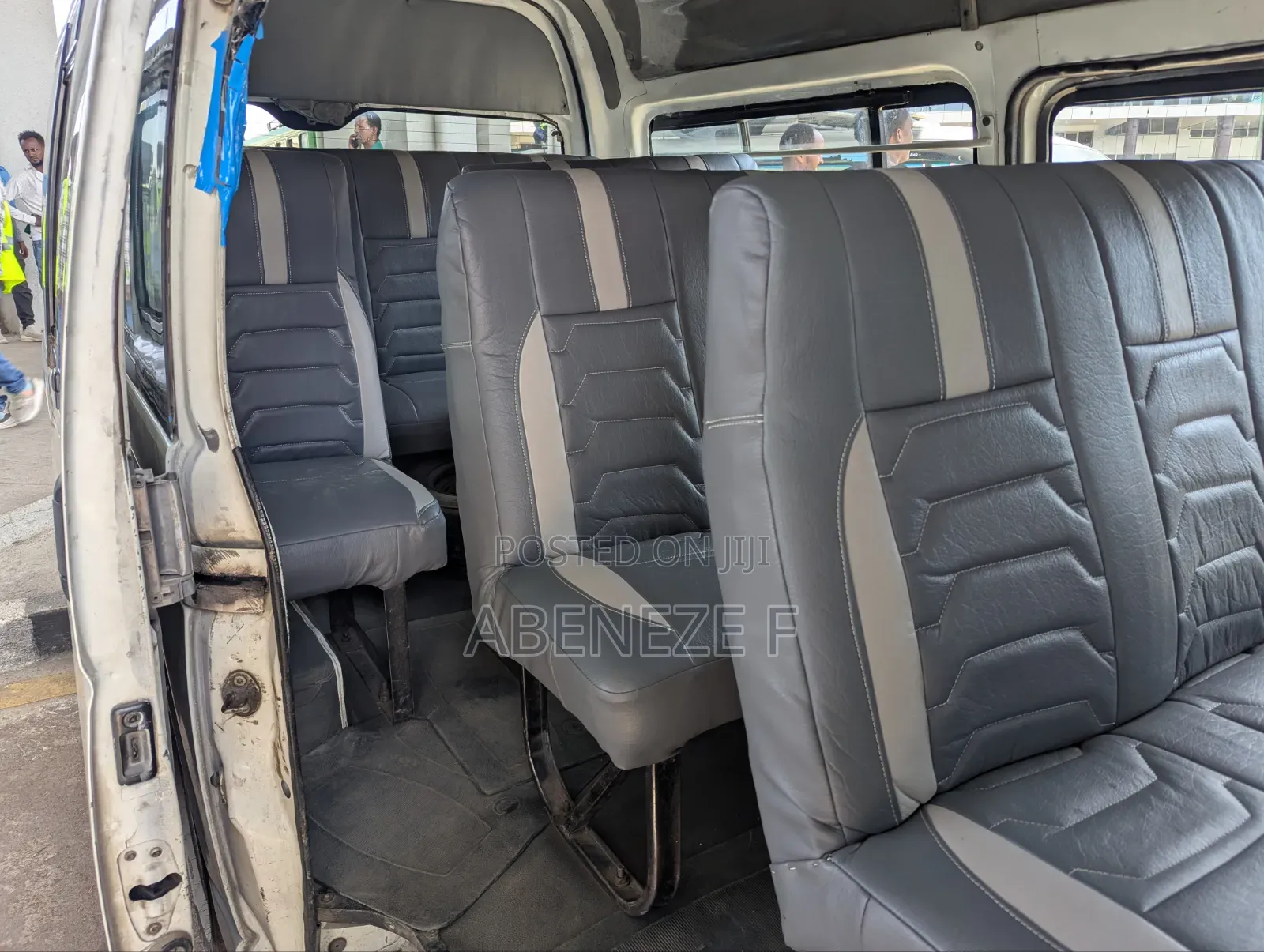 Toyota Grand HiAce 2002 White
