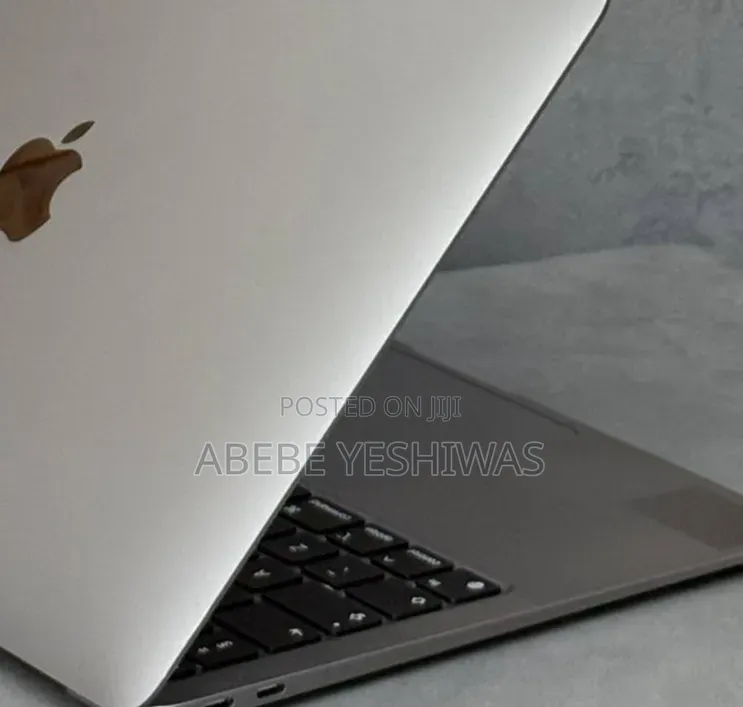 New Laptop Apple MacBook Air 2020 M1 8GB Apple M1 SSD 256GB