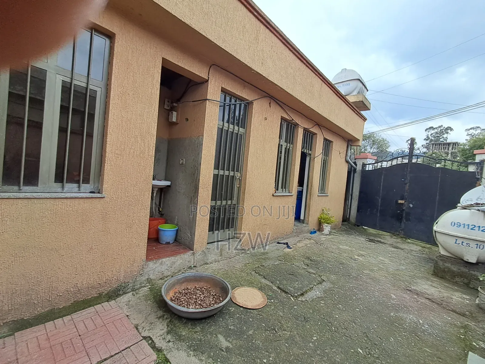 Furnished 4bdrm House in ቪላ ቤት, Yeka for sale