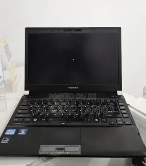 Laptop Toshiba Portege R830 6GB Intel Core i5 HDD 700GB