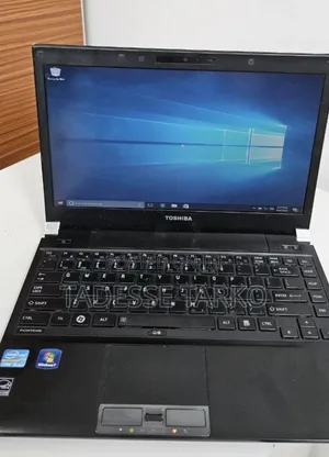Laptop Toshiba Portege R830 6GB Intel Core i5 HDD 700GB