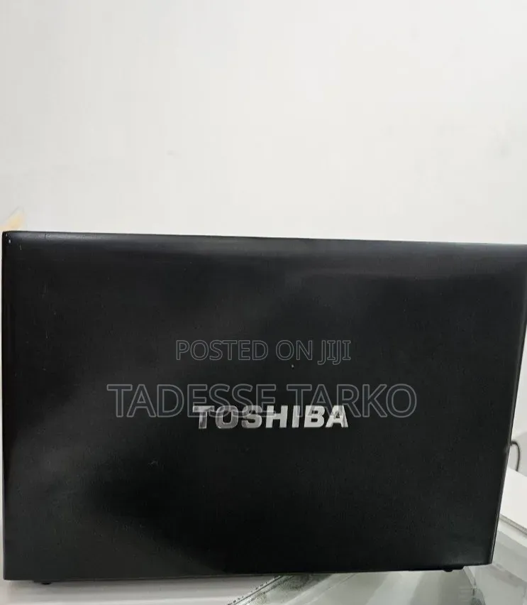 Laptop Toshiba Portege R830 6GB Intel Core i5 HDD 700GB