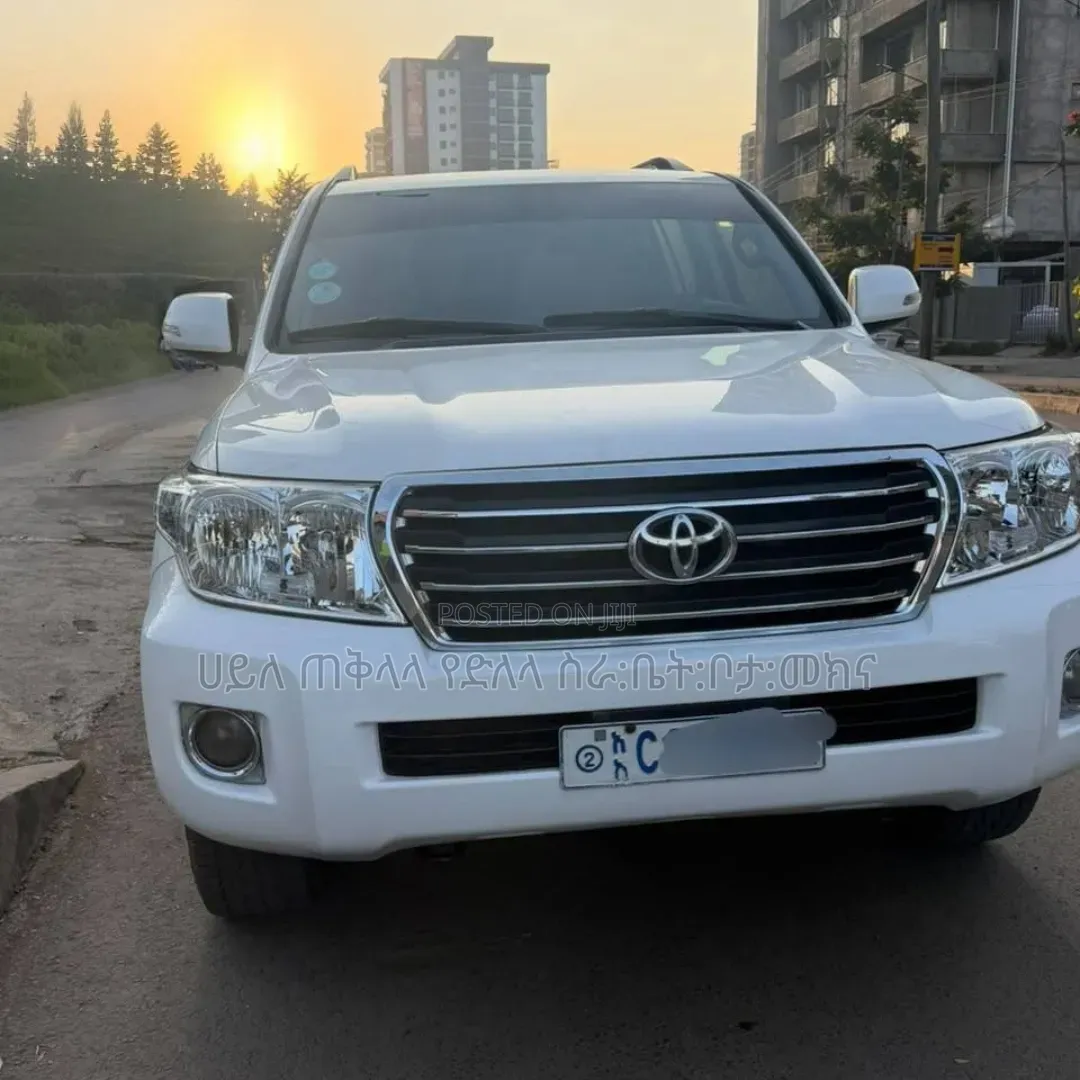 Toyota Land Cruiser 2015 White