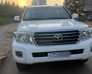 Toyota Land Cruiser 2015 White