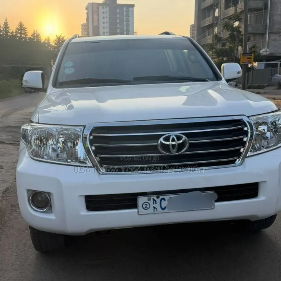 Toyota Land Cruiser 2015 White
