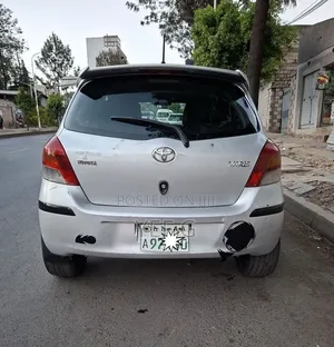 Toyota Yaris 2010 Silver