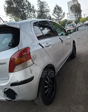 Toyota Yaris 2010 Silver