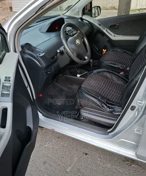Toyota Yaris 2010 Silver