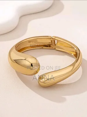 Alloy Teardrop Bracelet