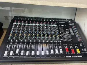 YAMAHA 12 Channel Music Mixer