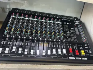 YAMAHA 12 Channel Music Mixer
