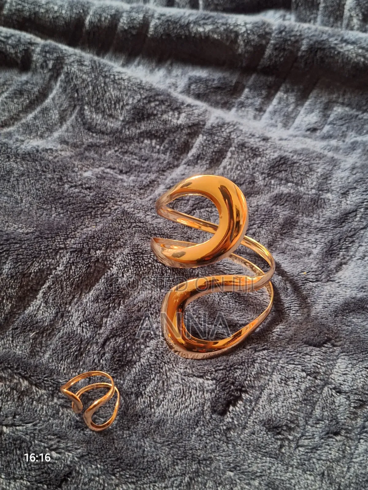 Hollow Design Women Ring and Bracelet