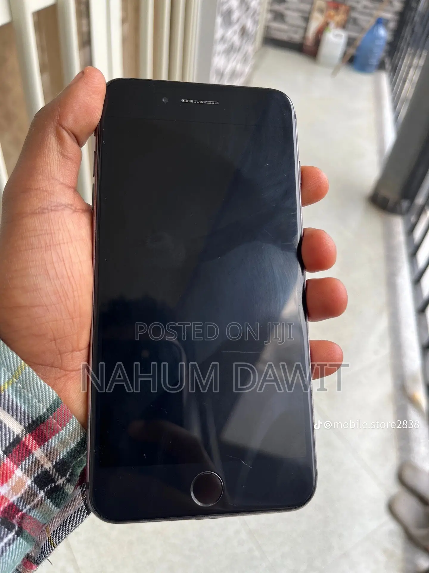 New Apple iPhone 8 Plus 64 GB Black