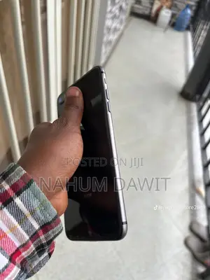 New Apple iPhone 8 Plus 64 GB Black