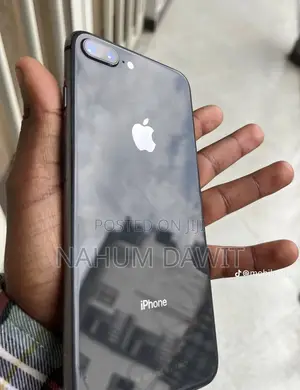 New Apple iPhone 8 Plus 64 GB Black