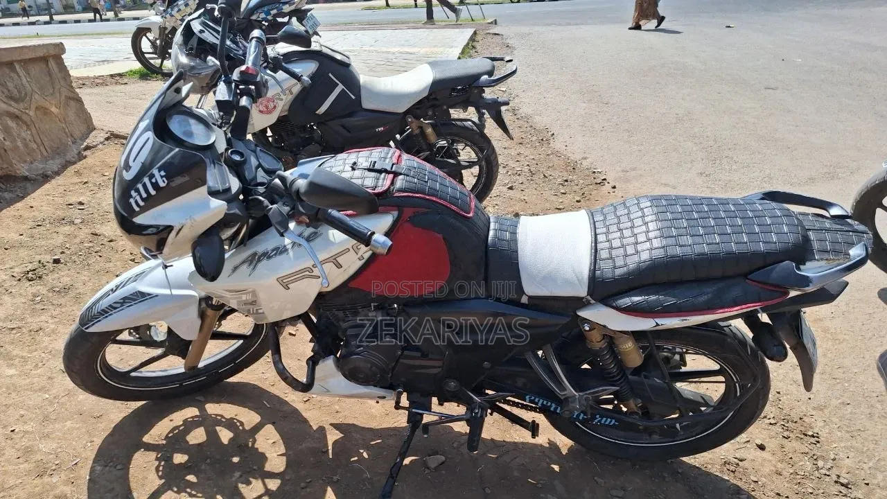 TVS Apache 180 RTR 2017 White