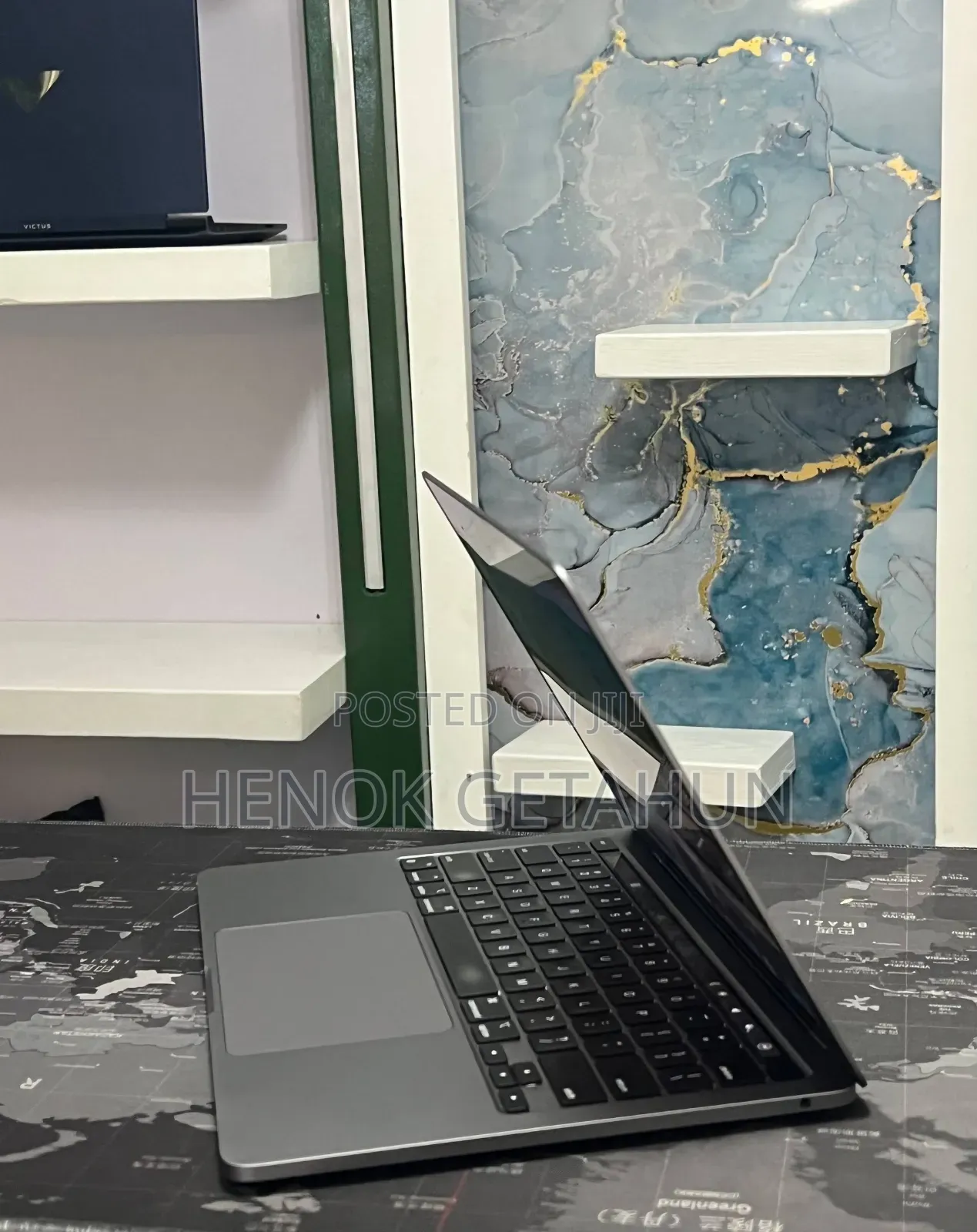 New Laptop Apple MacBook Pro 2020 M1 8GB Apple M1 SSD 512GB