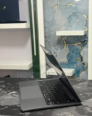 New Laptop Apple MacBook Pro 2020 M1 8GB Apple M1 SSD 512GB