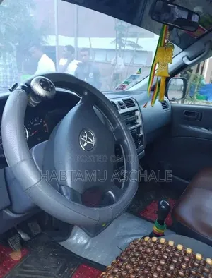 Toyota Hilux 2011 White