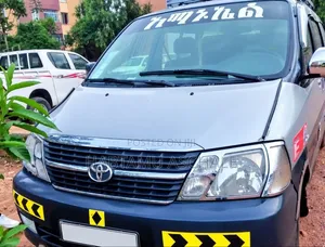 Toyota Hilux 2011 White