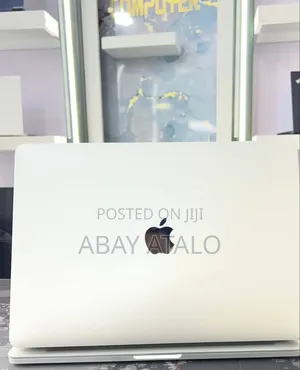 New Laptop Apple MacBook Air 2022 M2 16GB Apple M2 SSD 256GB