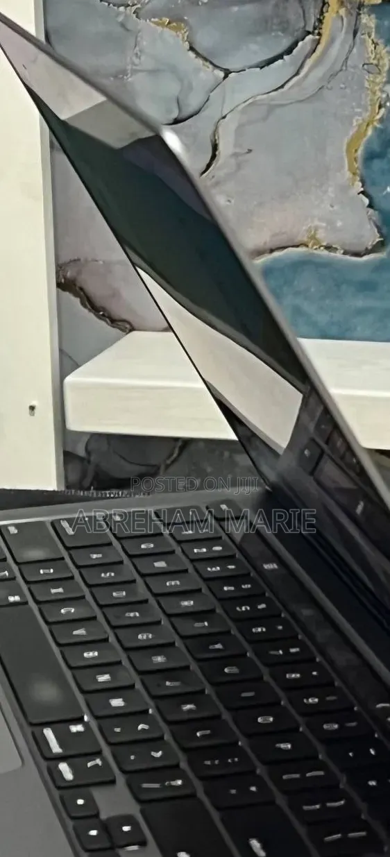 New Laptop Apple MacBook Pro 2020 M1 8GB Apple M1 Pro SSD 512GB