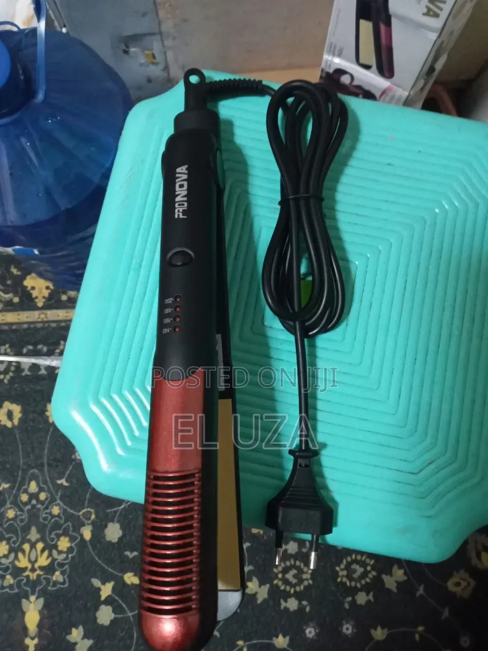 Pronova Hair Straightener (የፀጉር ፓይስትራ)