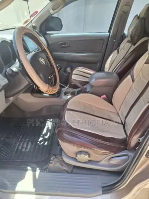 Toyota Hilux 2010 Beige