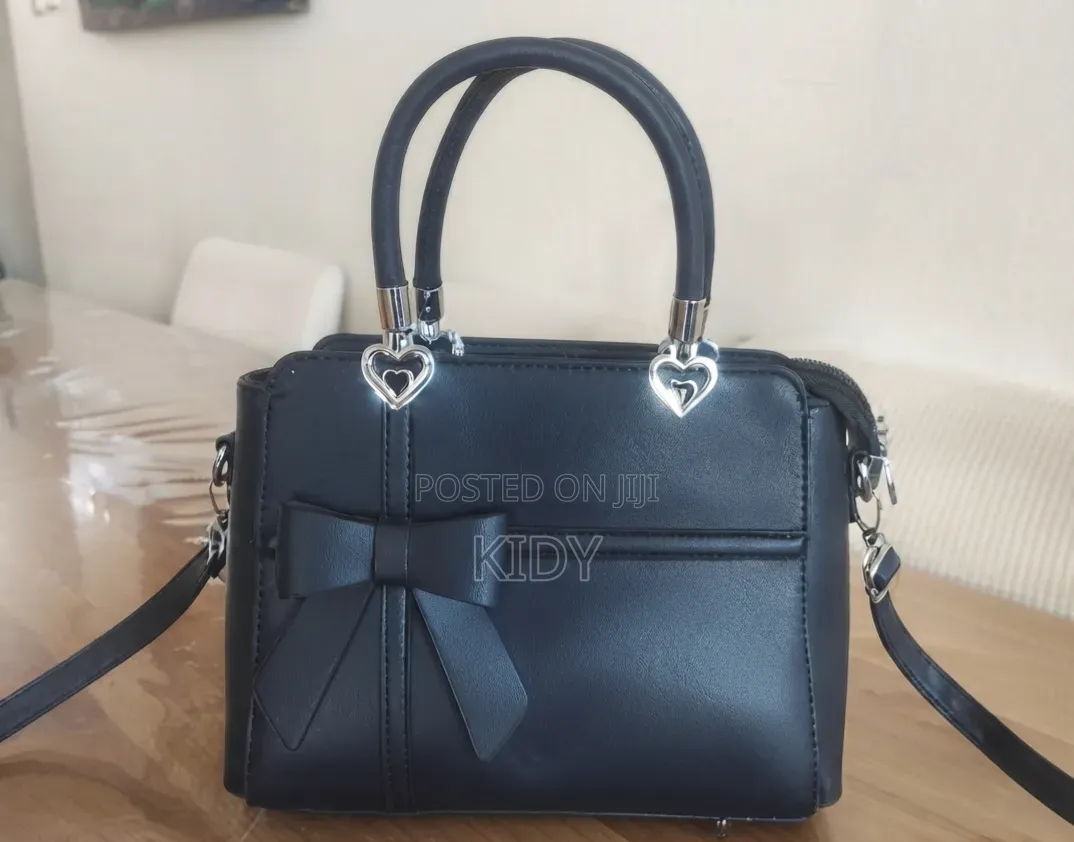 Used Navy Blue Bow Handbag / Crossbody Bag
