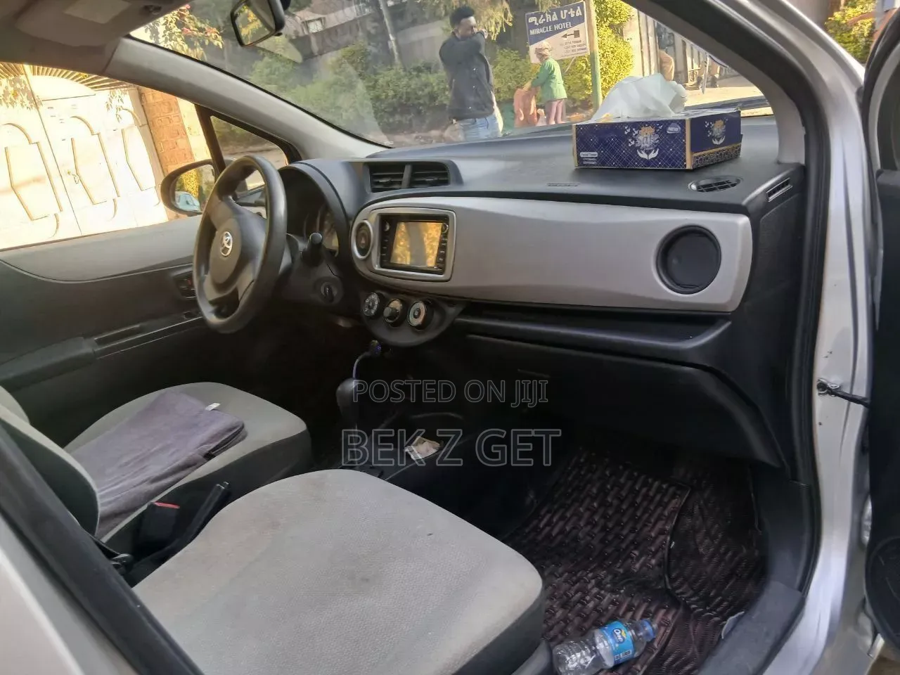 Toyota Yaris 2011 Silver